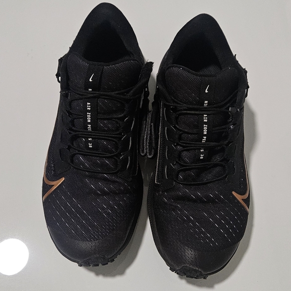 Custom Zip Nike Pegasus AIR ZOOM Black and Gold Athletic Shoes - Picture 1 of 5